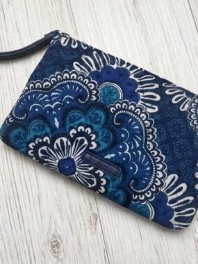 Vera Bradley Blue Paisley Quilted Wristlet Clutch